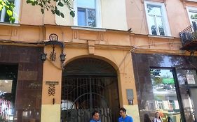 Apartment On Derybasivska 19